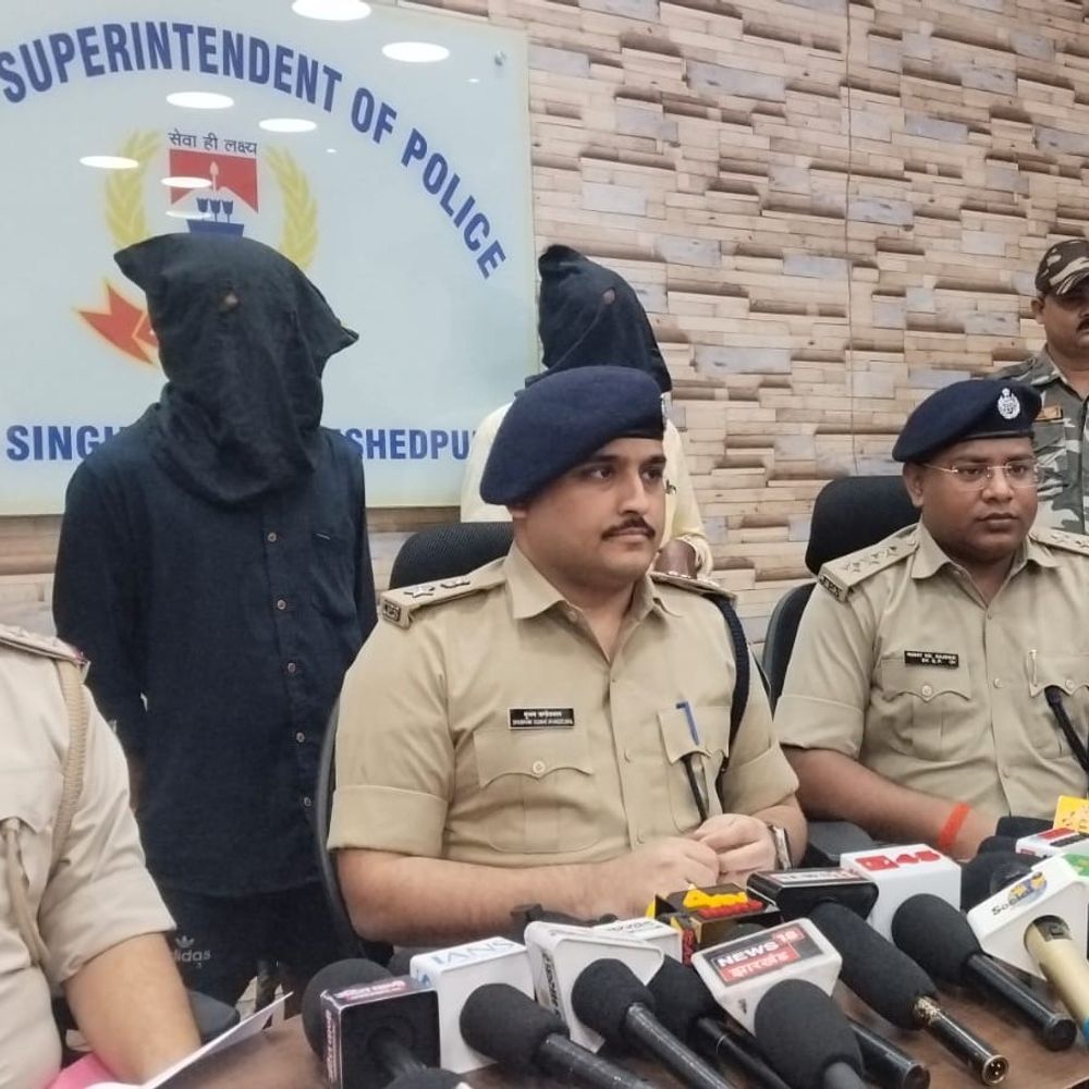 जमशेदपुर में मोटरसाइकिल-स्कूटी चोर गिरोह के 5 आरोपी पकड़े गए:SIT ने 25 चोरी के वाहन बरामद किए, आगे भी जारी रहेगी कार्रवाई