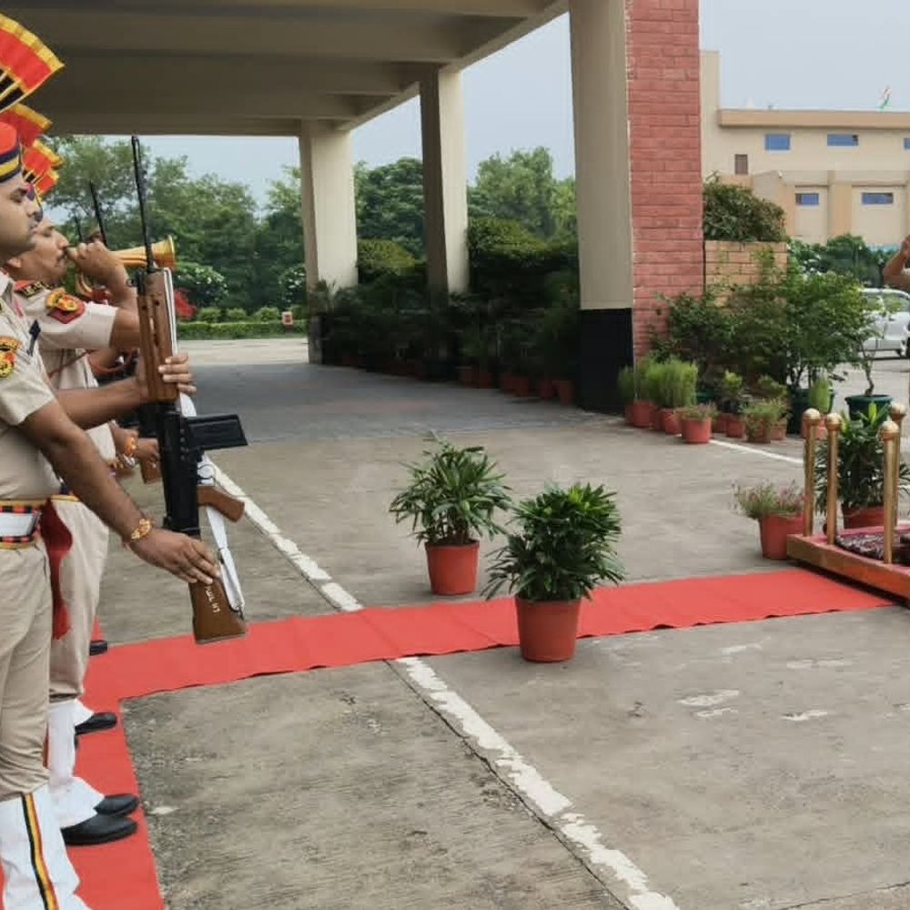 पलवल की SP दीप्ति गर्ग ने संभाला कार्यभार:बोलीं-शिकायतों का समय पर होगा निपटारा; महिला-बच्चों की सुरक्षा होगी प्राथमिकता