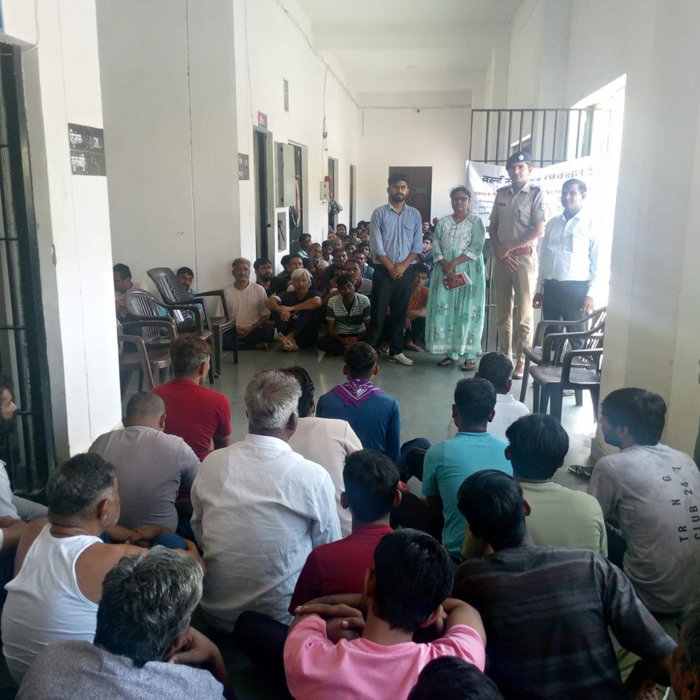 जेल में बंदियों को सिखाए तनाव से निपटने के तरीके:डूंगरपुर मेडिकल कॉलेज में आत्महत्या रोकथाम को लेकर जागरूकता अभियान