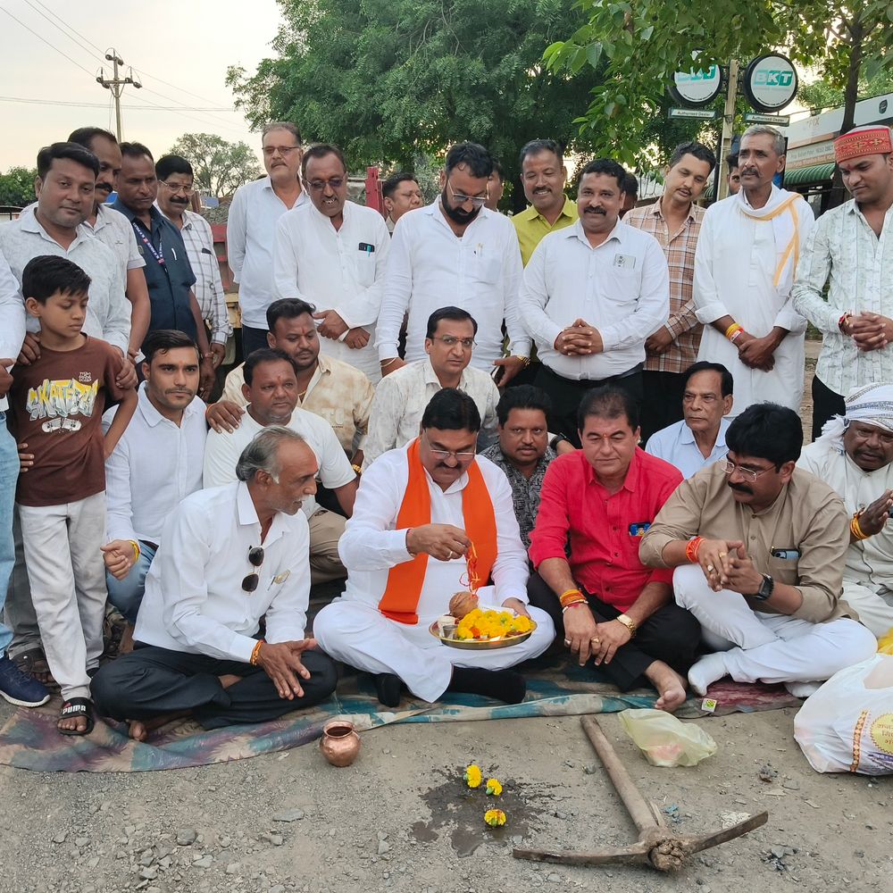 12 करोड़ के सड़क मरम्मत कार्य का भूमिपूजन:कांग्रेस विधायक की पदयात्रा से पहले, हरदा-आशापुर मार्ग पर 71Km की होगी मरम्मत