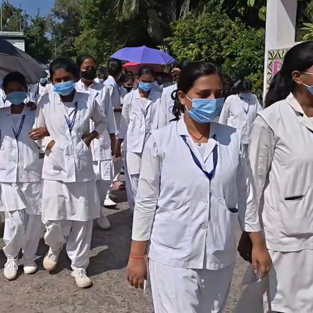 एएनएम छात्रावास में 8 महीने से पानी की किल्लत:6 दिन से बूंद-बूंद को तरसीं छात्राएं, डीएम ने 24 घंटे में पानी का भरोसा दिया