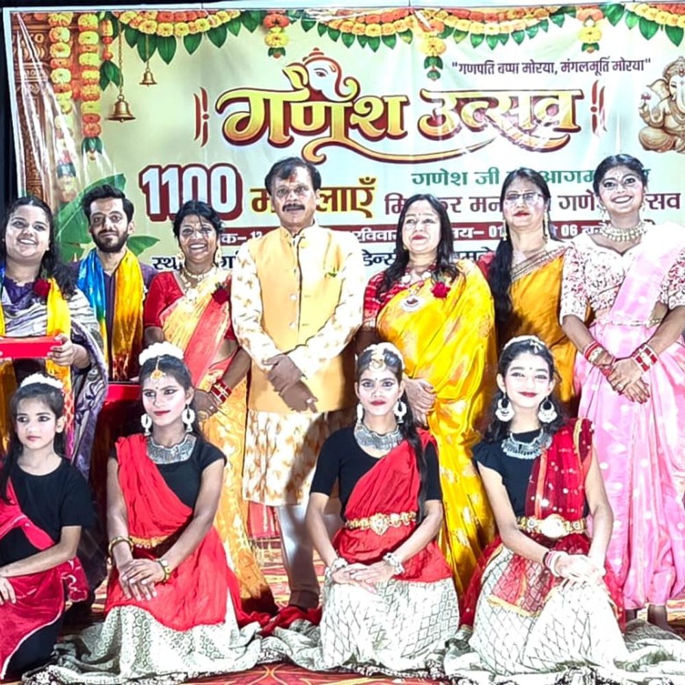 लखनऊ में एकता वेलफेयर फाउंडेशन ने गणेशोत्सव मनाया:गीत-भजनों पर कलाकारों ने दीं प्रस्तुतियां
