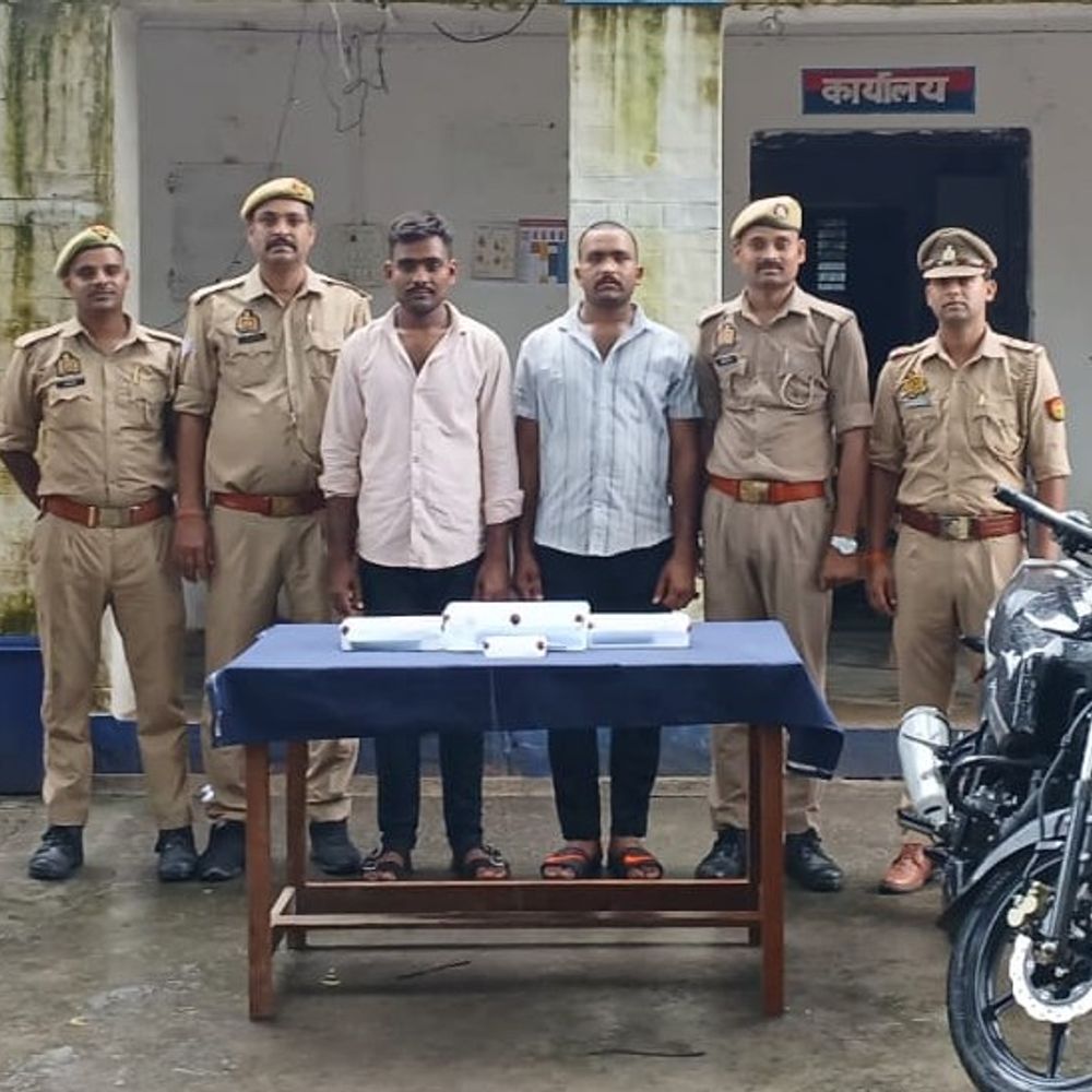 गोंडा में महिला से दिनदहाड़े लूट; दो आरोपी पकड़े गए:सोने की चेन, मोटरसाइकिल और तमंचा बरामद; चेकिंग के दौरान पकड़े गए