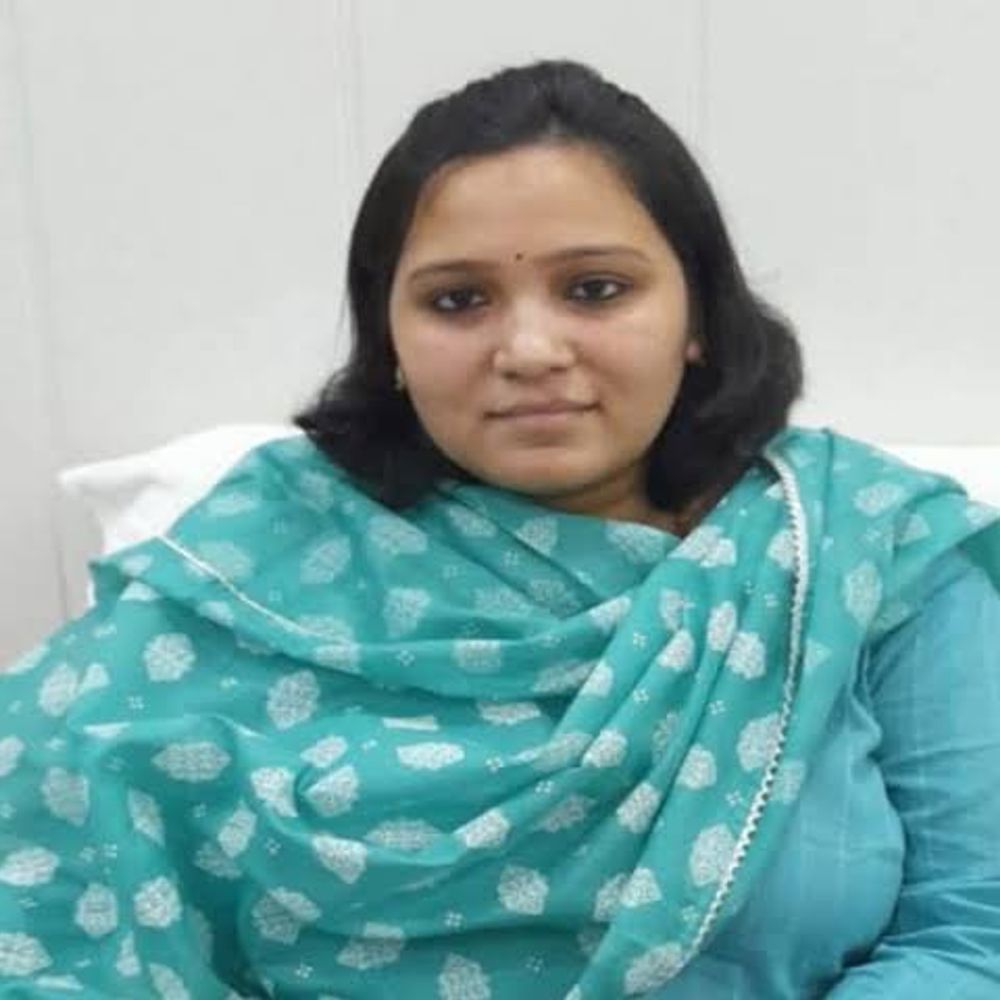 अनियमितता में दोषी प्रधान अंजली प्रशासक हटाई गई:बस्ती में जेठ की फर्म को 33.62 लाख के भुगतान का मामला
