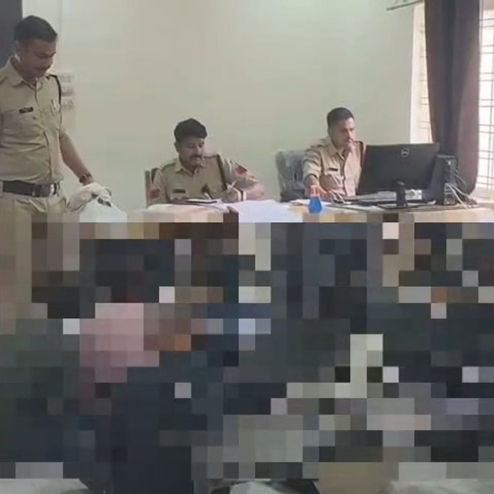 विदिशा पुलिस ने 4 आरोपियों को किया गिरफ्तार:25 लीटर जहरीली शराब और ब्राउन शुगर के अवशेष लगा तोल कांटा भी जब्त