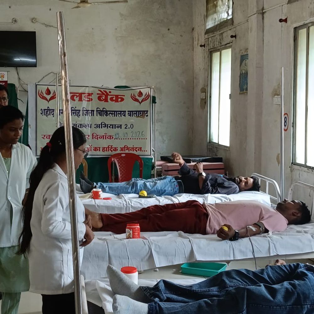 लामता में 35 रक्तदाताओं ने किया रक्तदान:पीएम मोदी के जन्मदिन पर लगा शिविर; 35 यूनिट ब्लड जमा किया, प्रमाण पत्र दिए