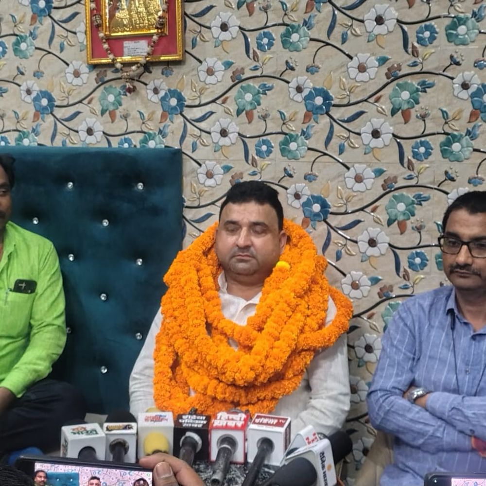 शिवशंकर अग्रहरि बने मुगलसराय से आजाद अधिकार सेना के प्रत्याशी:पार्टी कार्यकर्ताओं ने किया स्वागत, बोले- जनता का सहयोग मिला तो करेंगे क्षेत्र का विकास