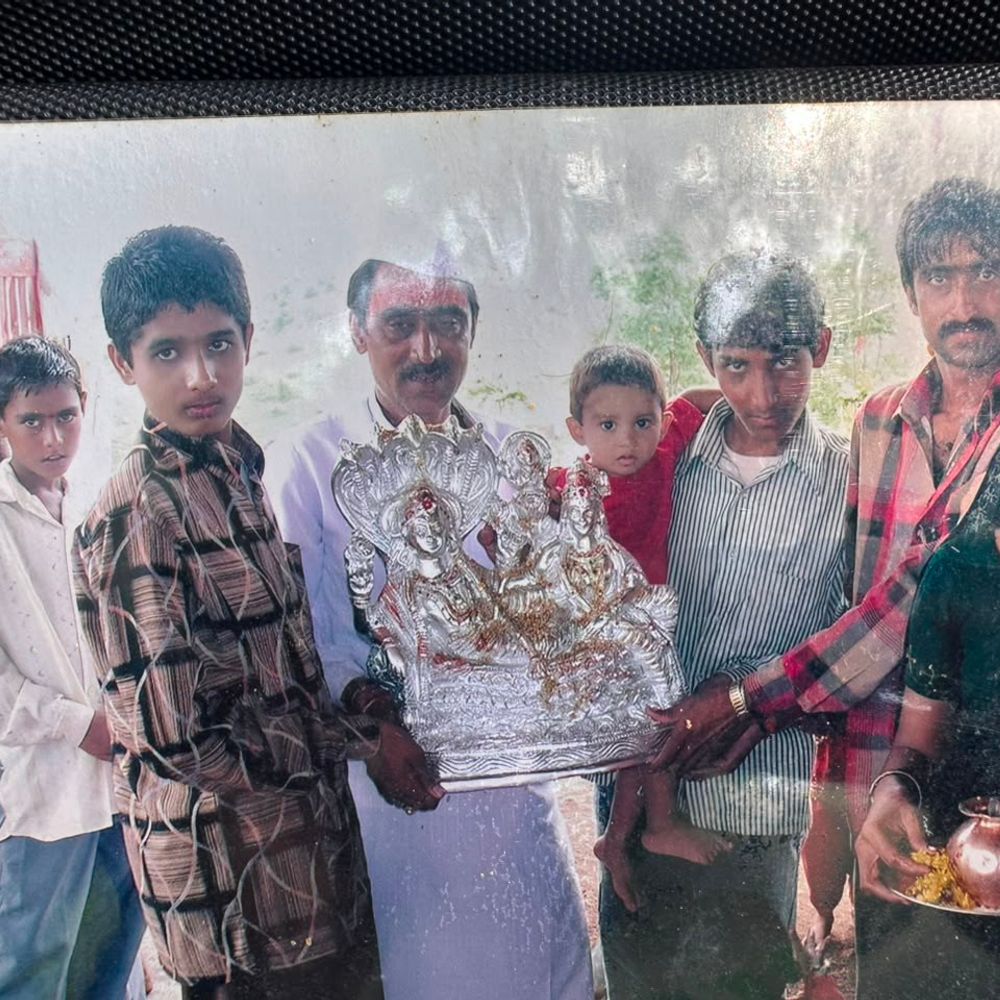 शाहपुर में 15 दिन में दूसरे मंदिर में चोरी:लक्ष्मीनारायण मंदिर से 21 किलो नकली चांदी की 2 प्रतिमाएं ले गए चोर, पुलिस जांच में जुटी