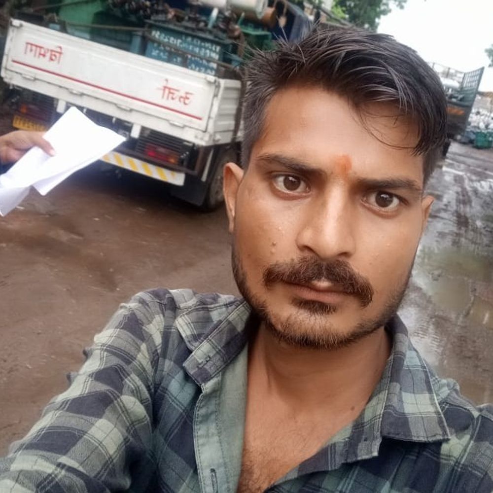 शहडोल में आउटसोर्स लाइनमैन ने लगाई फांसी:परिजन बोले- AE ने प्रताड़ित किया; बिना नोटिस नौकरी से निकालने पर तनाव में था