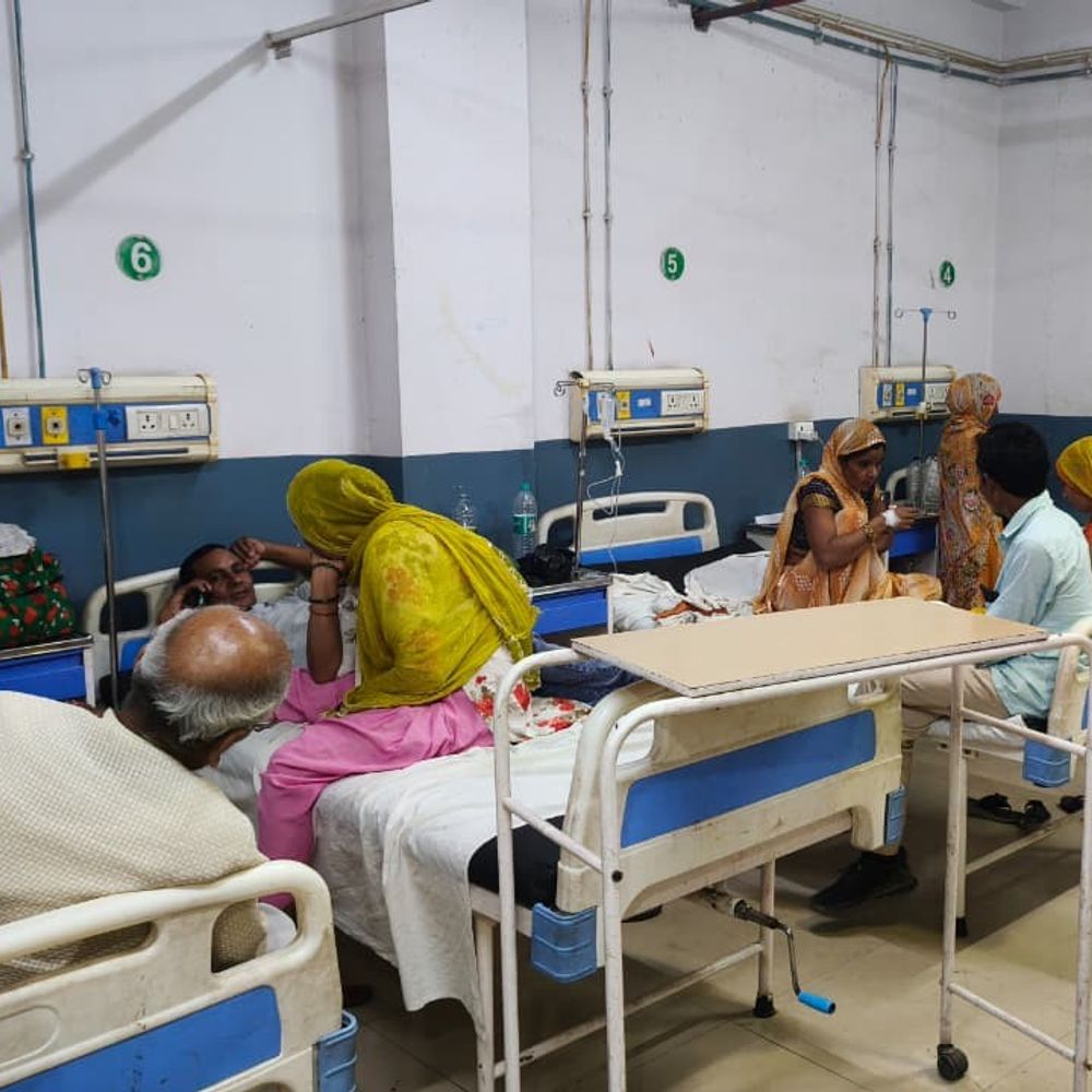 संभल में 25 डिग्री तापमान और AQI 172:बारिश के बाद बदला मौसम, दिन में गर्मी तो सुबह-शाम बढ़ी ठंडक