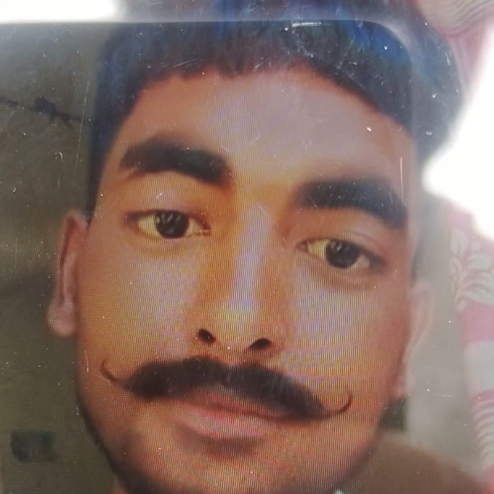 पीलीभीत में ट्रेन से कटकर युवक की मौत:ललौरी खेड़ा पुलिस चौकी के पास रेलवे ट्रैक पर मिला शव, जांच में जुटी पुलिस