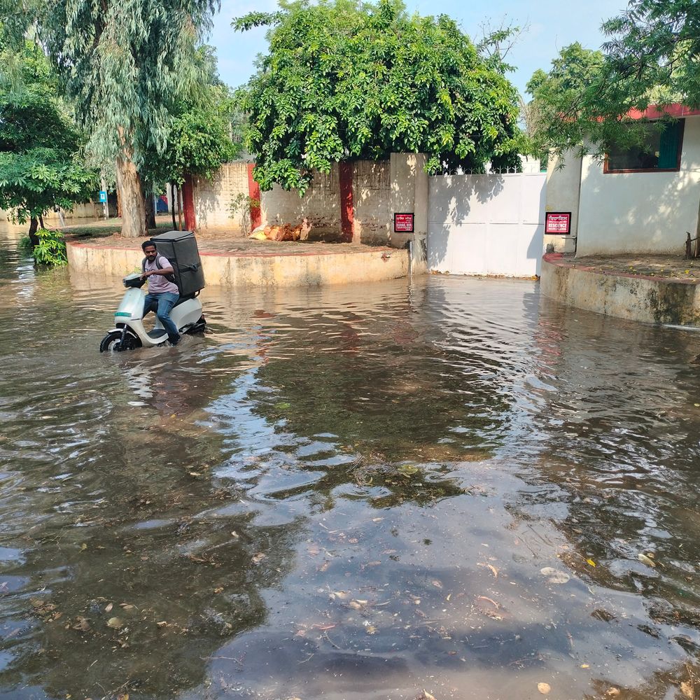 थोड़ी बारिश ने ही खोली बठिंडा नगर निगम की पोल:SSP-DIG के घरों और पॉश इलाकों में पानी भरा, नगर निगम के दावों की खुली पोल
