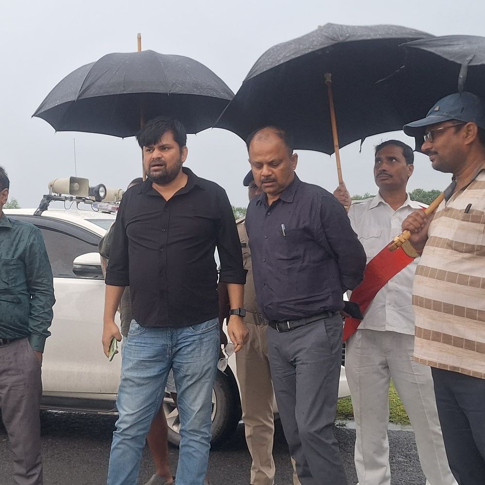 कोसी में 3.16 लाख क्यूसेक पानी छोड़ा गया:इस साल का सर्वाधिक, दियारा के गांवों में बाढ़ का खतरा; नावें चलीं, कम्युनिटी किचन-राहत शिविर तैयार