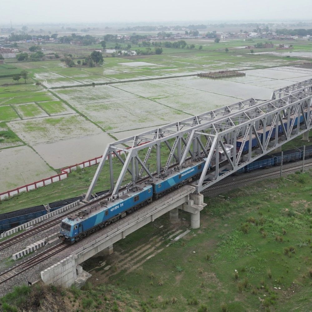 मिर्जापुर में डीएफसी से उद्योग और कारोबार को मिलेगी रफ्तार:कोयला, खाद-अनाज और स्टील की ढुलाई होगी आसान; न्यू मिर्जापुर गति शक्ति कार्गो टर्मिनल बनेगा अहम केंद्र