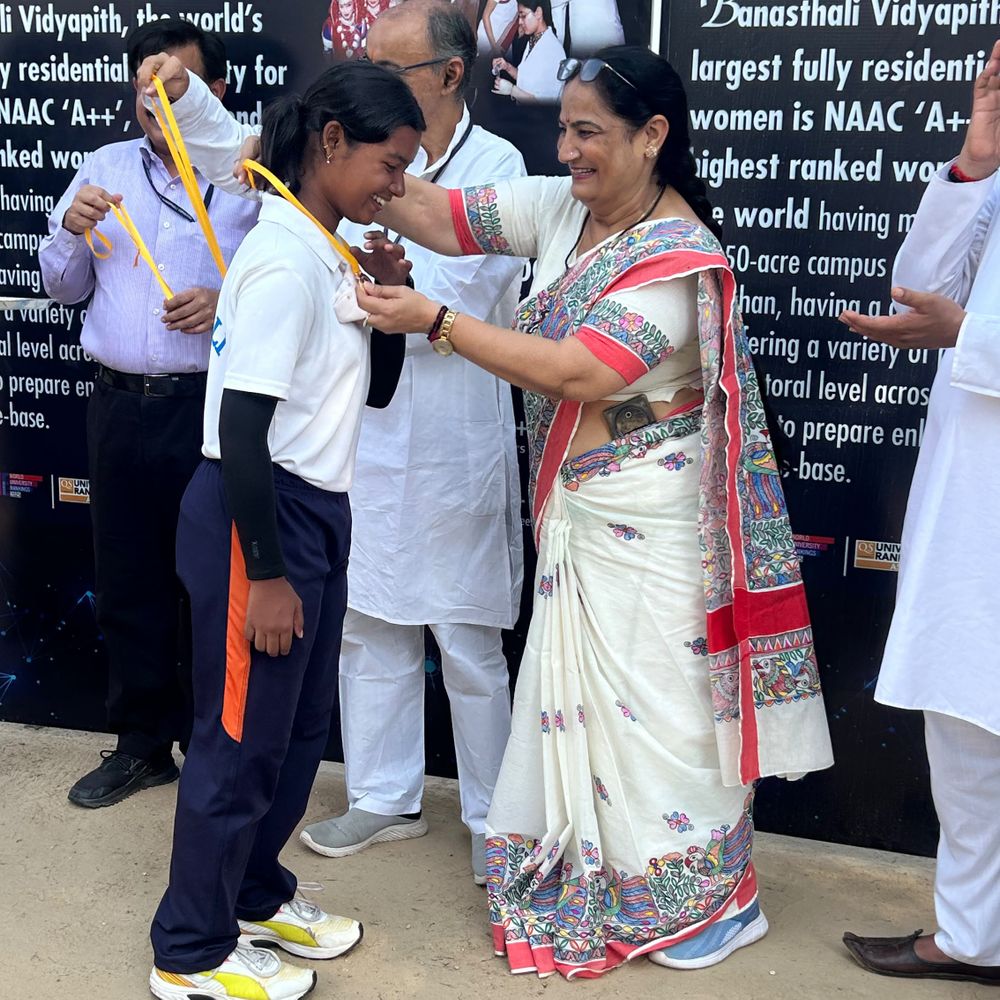 किशनगंज की तानिया का अंडर-19 क्रिकेट में शानदार प्रदर्शन:जिले का मान बढ़ाया, राजस्थान के टोंक में टूर्नामेंट, बनस्थली विद्यापीठ में 12वीं की छात्रा