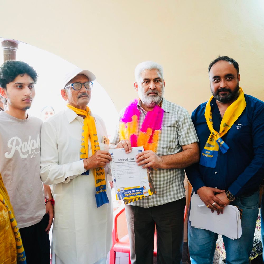 पठानकोट में मंत्री कटारूचक का विरोधियों पर हमला:गांव भटोआ से डोर-टू-डोर प्रचार का आगाज, रिपोर्ट कार्ड लेकर पहुंचे जनता के दरबार