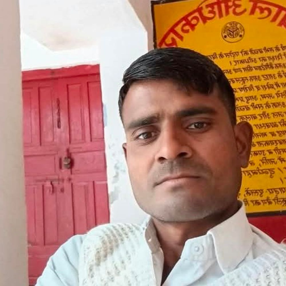 पत्नी से विवाद के बाद लापता युवक का शव मिला:सीतापुर में पनहैया पुल के पास कठिना नदी से बरामद; बाइक-मोबाइल पुल पर मिले थे
