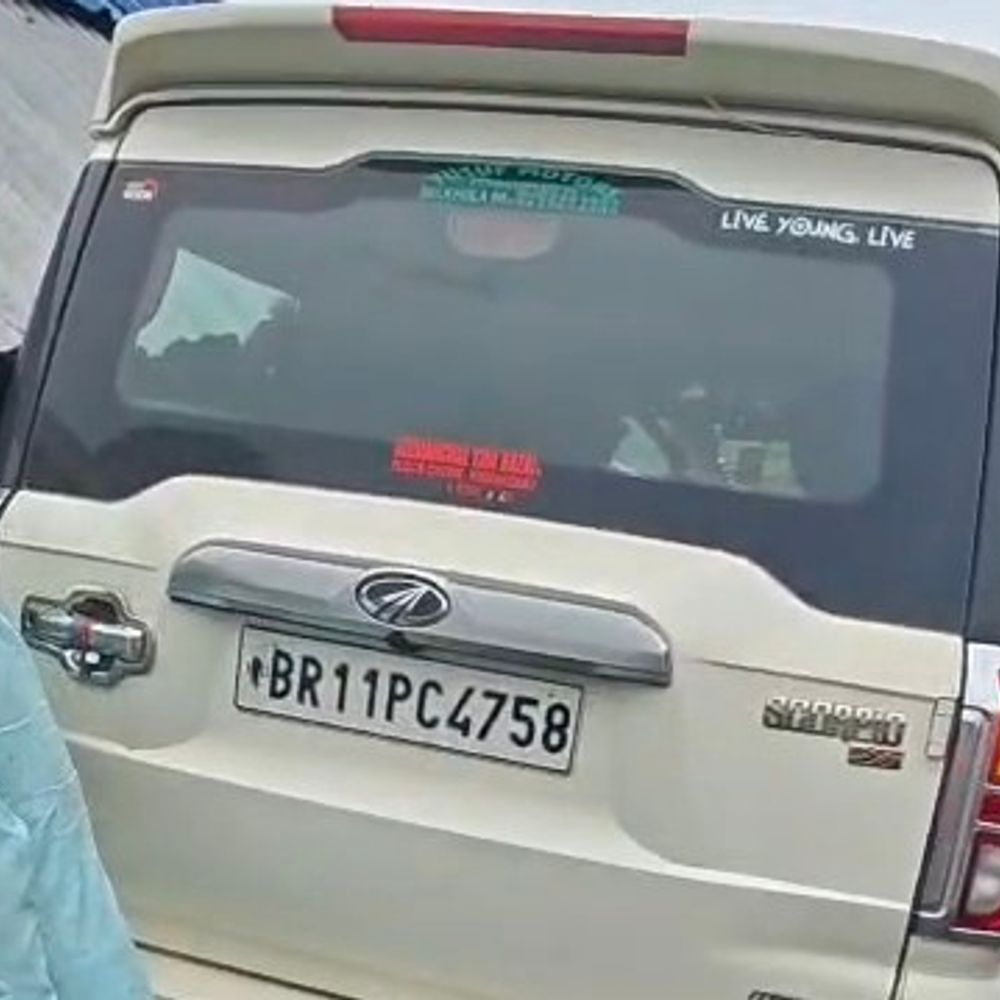 तेज रफ्तार स्कॉर्पियो ने बच्ची को रौंदा, हालत गंभीर:कटिहार में फर्स्ट एड के बाद रेफर, डायवर्सन से टकराने के बाद हुआ हादसा