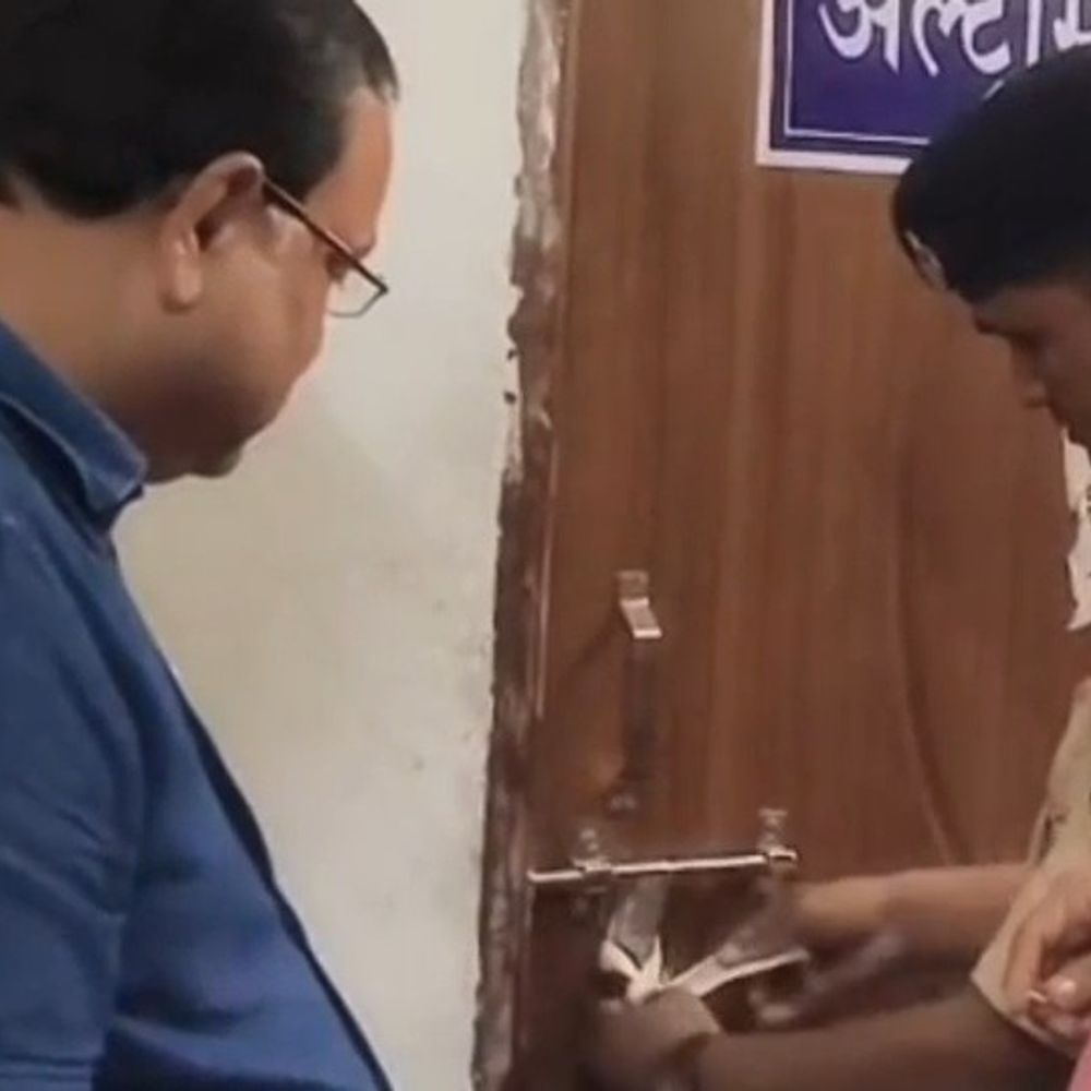 सुपौल में अवैध अल्ट्रासाउंड और नर्सिंग होम संचालकों पर FIR:बिना रजिस्ट्रेशन चल रहे थे दोनों संस्थान, बिजली काटकर किया गया सील