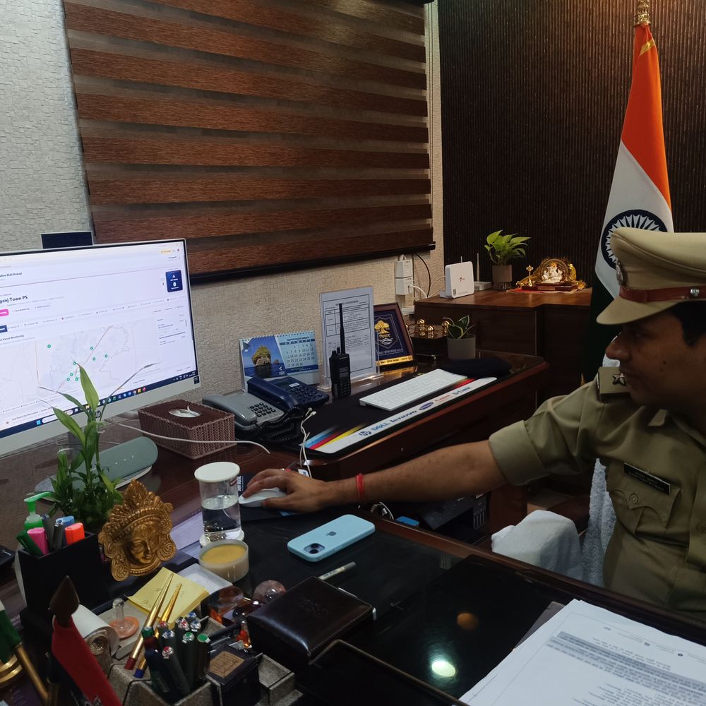 किशनगंज पुलिस ने ‘पुलिस दीदी’ की हर गतिविधि की हाईटेक:अब मैप पर दिखेगी लोकेशन, 8 थाना क्षेत्रों में महिलाओं की सुरक्षा के लिए व्यवस्था लागू