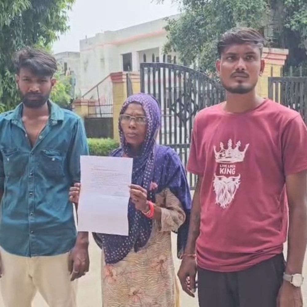 मैनपुरी में जमीन विवाद, प्रधान प्रतिनिधि ने 2 लाख मांगे:प्रधान प्रतिनिधि ने आरोपों को गलत बताया, कहा- कब्जा रोकने पर हुआ विवाद