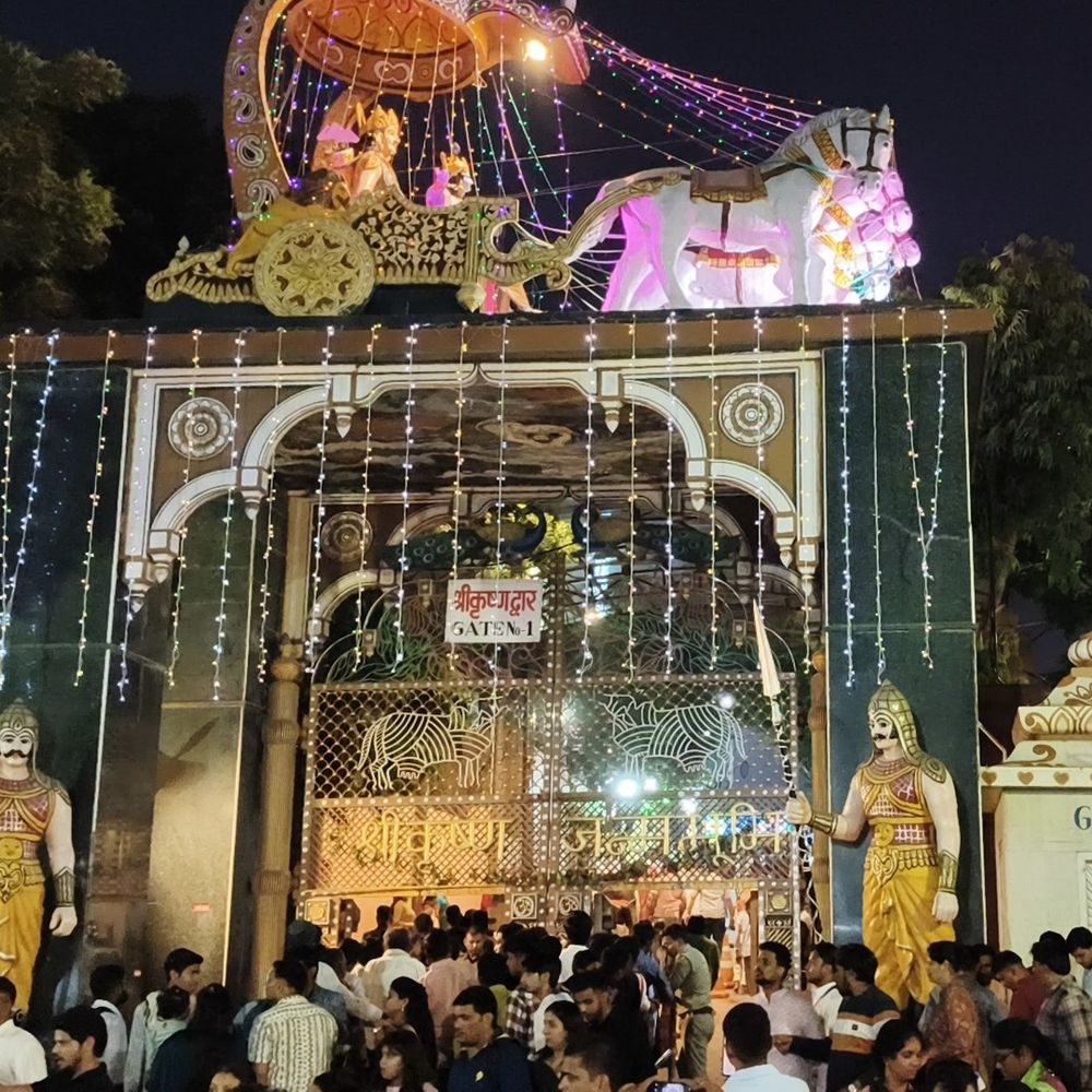 मथुरा में 6 दिसंबर को कार सेवा नहीं होगी:अखाड़ा परिषद ने किया कार्यक्रम रद्द, संत दिनेश फलाहरी बोले- कोर्ट की प्रक्रिया से ही होगा समाधान