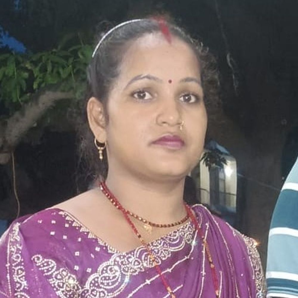 नवादा में डिवाइडर से टकराई कार, 2 की मौत:दादी के अंतिम संस्कार में जा रहे थे, 7 महीने पहले हुई थी शादी