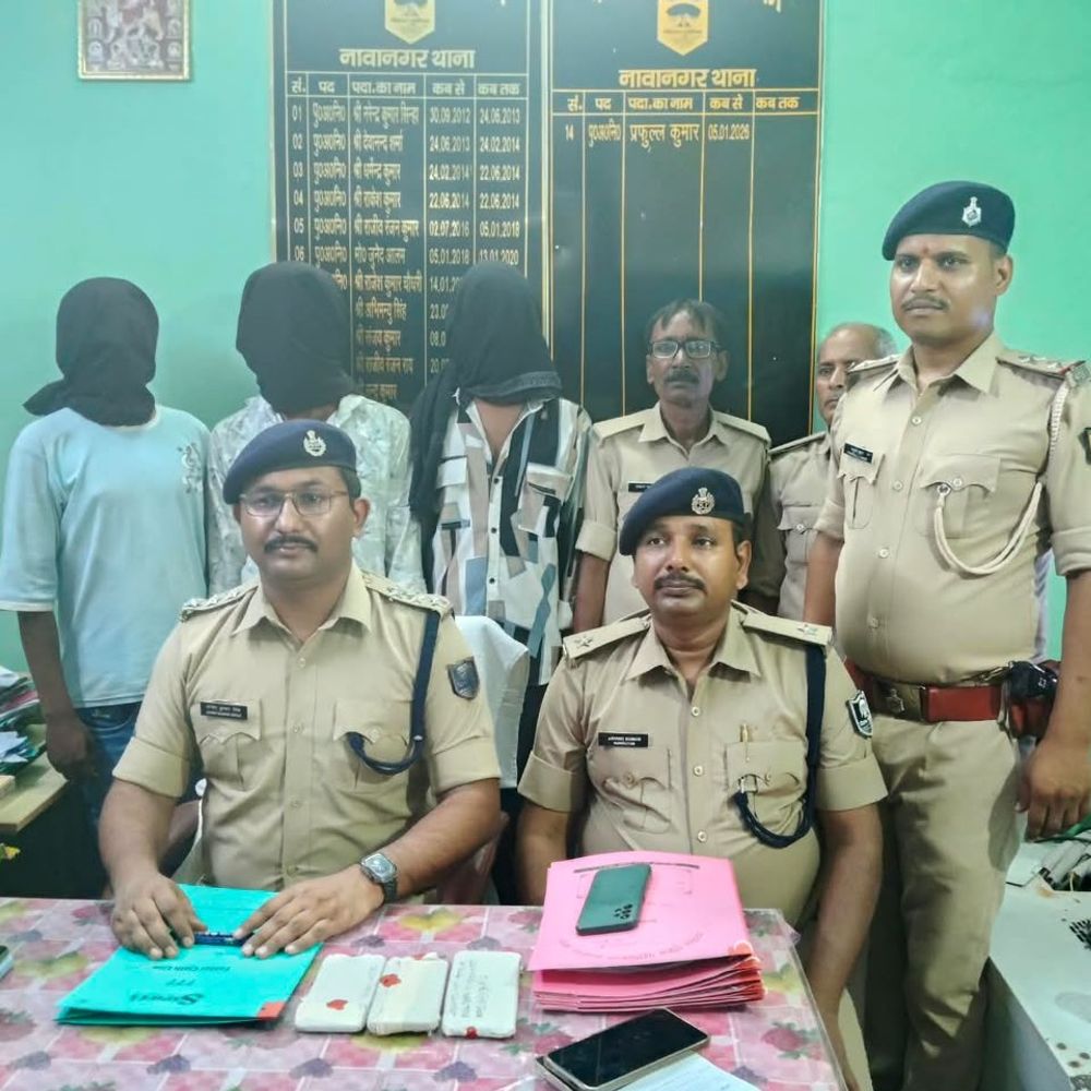 ट्रक चालक से लूट का 4 घंटे में खुलासा:बक्सर में 3 आरोपी गिरफ्तार; 2 बाइक और 3 मोबाइल बरामद, चौथे की तलाश