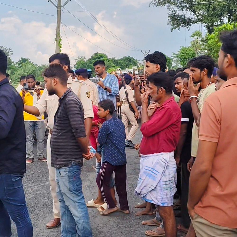 पति की हत्या कर कब्रिस्तान में दफनाया शव, VIDEO:कटिहार में मजिस्ट्रेट की मौजूदगी में निकाला, पत्नी-ससुरालवालों पर आरोप; फरार