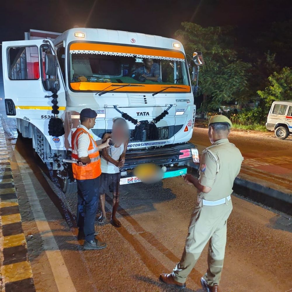 फतेहपुर में चला ड्रंक एंड ड्राइव अभियान:15 चालकों पर कार्रवाई, 1.60 लाख का जुर्माना