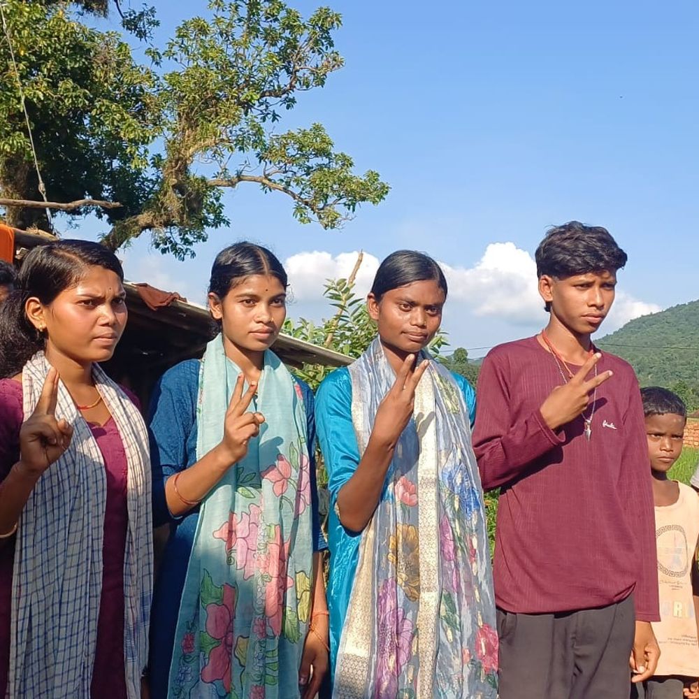 जमुई-नक्सल प्रभावित गांवों की 5 बेटियों ने पास की मैट्रिक:8वीं के बाद छूटी थी पढ़ाई, अब नर्स-पुलिस अधिकारी बनने का सपना