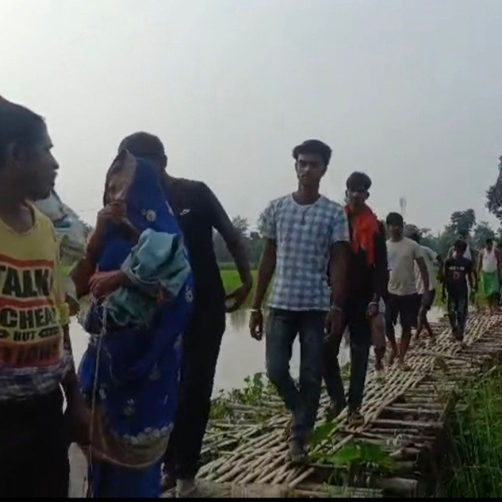 गेहुआ नदी में मिला 45 वर्षीय अज्ञात व्यक्ति का शव:सुपौल में निर्वस्त्र हालत में हुआ बरामद, शरीर गलने लगा; पहचान में जुटी पुलिस
