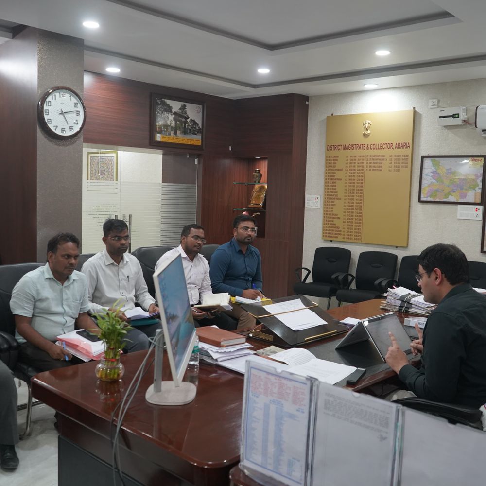 अररिया के हरियाली मार्केट से हटेगा पुराना कचरा:DM ने दिए निर्देश, बनेगा व्यवस्थित वेंडिंग जोन; वेस्ट मैनेजमेंट पर फोकस