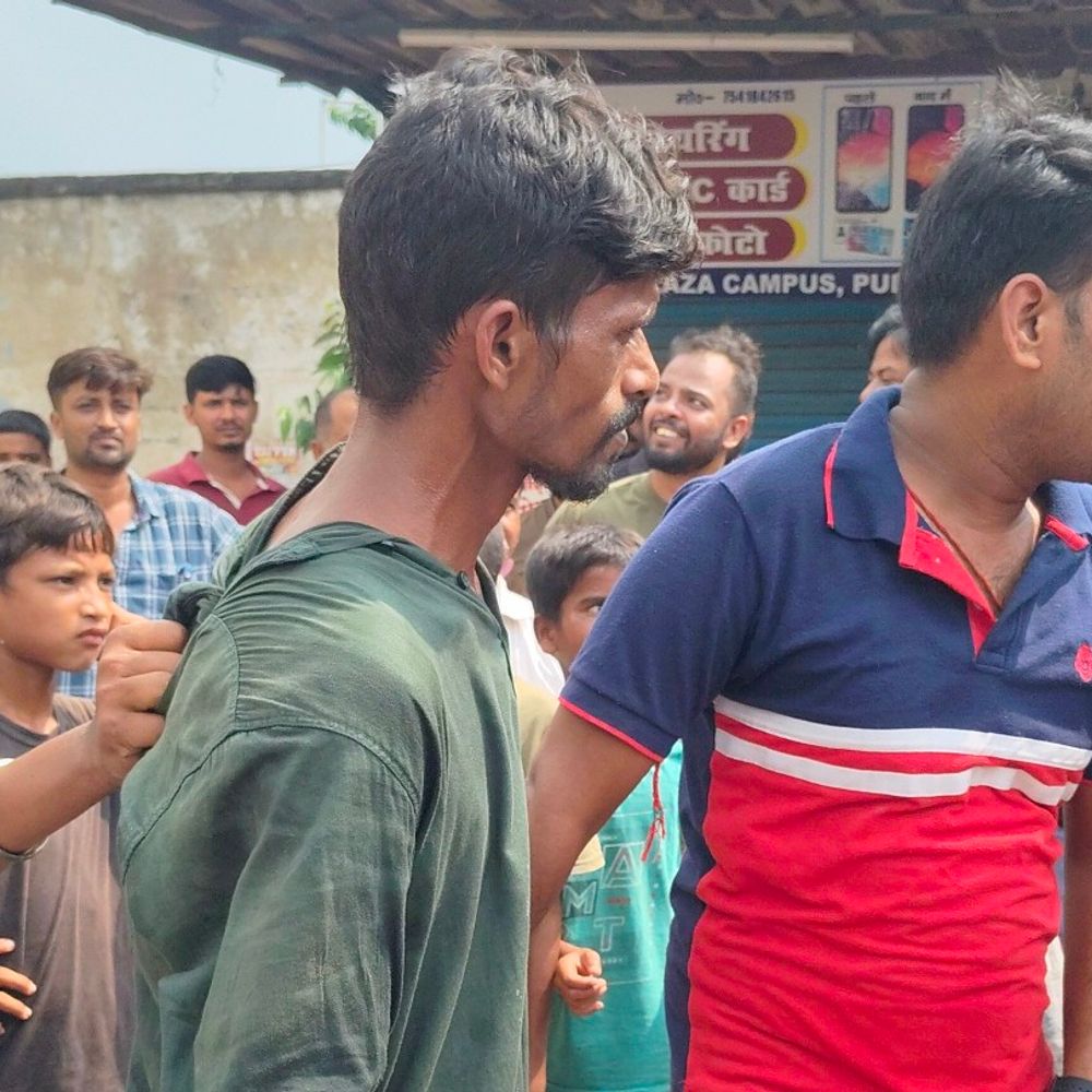 कोचिंग से साइकिल चुराते पकड़ा गया चोर:भीड़ ने 1 किमी तक पीछा किया, फिर की पिटाई; आरोपी बोला- पहली बार चोरी करने आया था