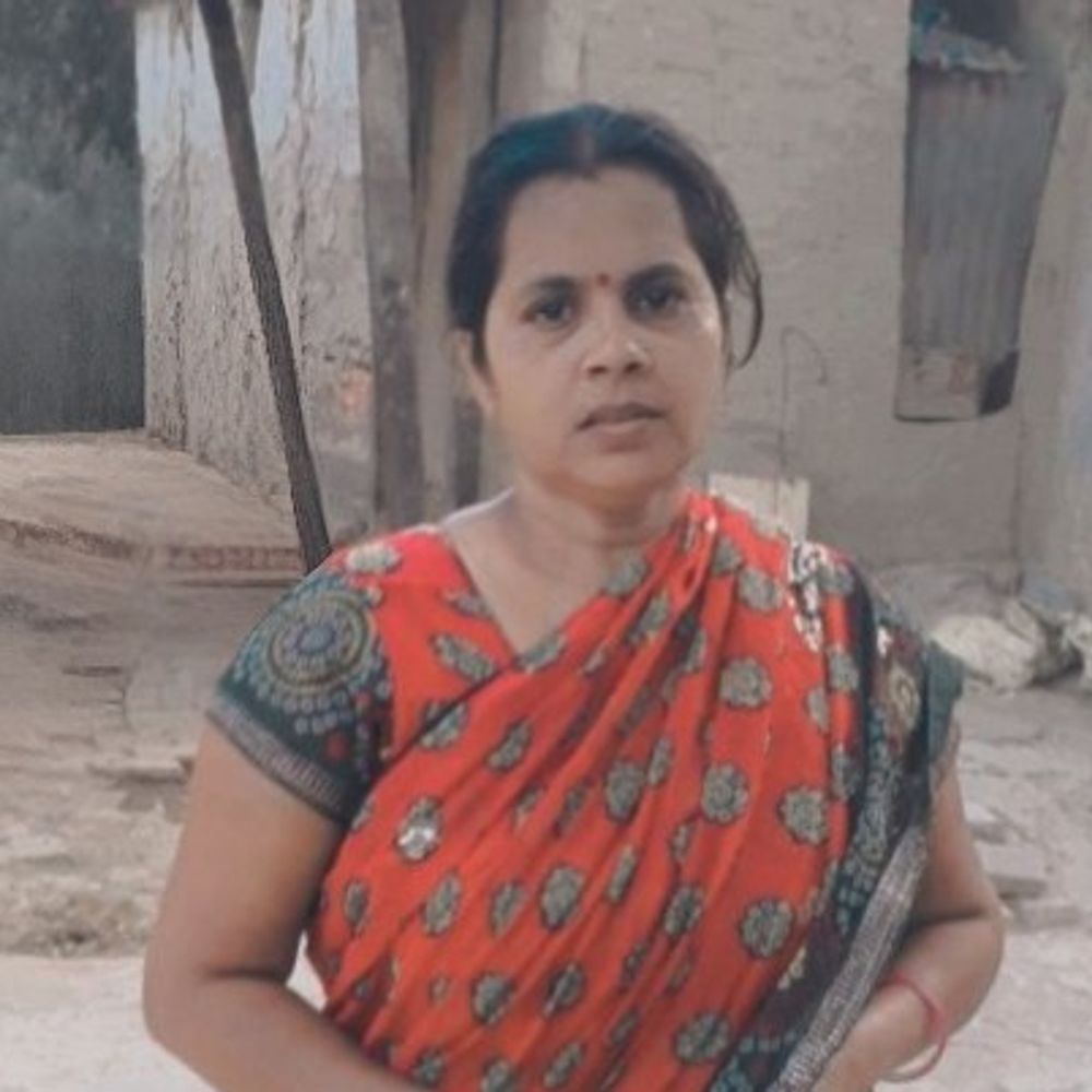 खेत में झटका मशीन के करंट से महिला की मौत:प्रतापगढ़ में पूजा के लिए फूल तोड़ने गई थी, परिजनों की शिकायत पर दो लोगों पर केस दर्ज