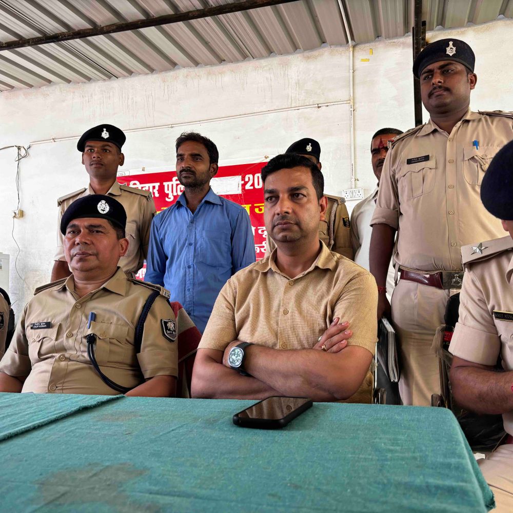 मोतिहारी में जहरीली शराब की बड़ी खेप पकड़ी:ट्रक से 400 लीटर स्प्रिट जब्त; चालक गिरफ्तार, मई में इसी स्प्रिट से 10 लोगों की हुई थी मौत