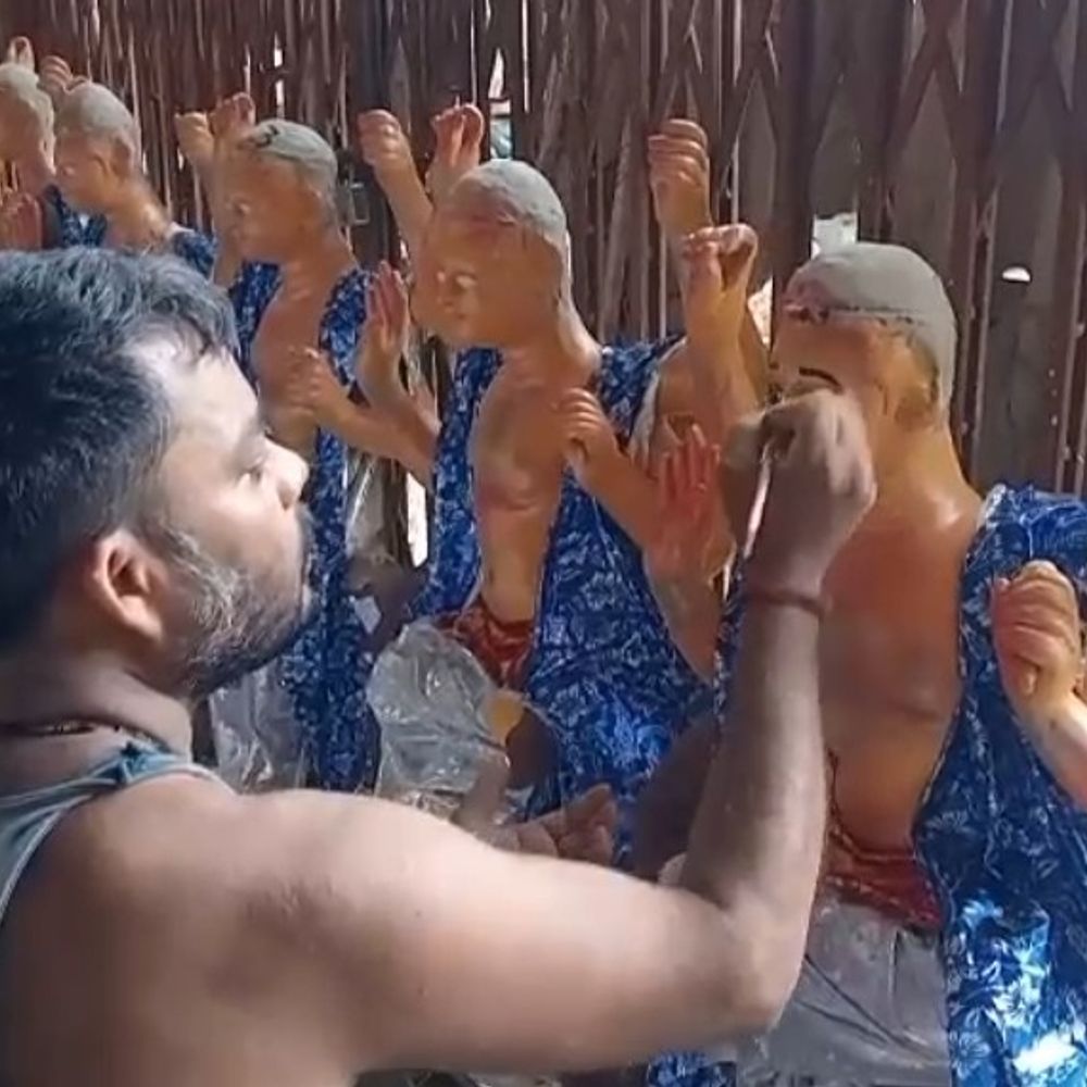 किशनगंज में विश्वकर्मा पूजा की तैयारी तेज:कल 17 सितंबर को होगी पूजा, मूर्तियों को दिया जा रहा अंतिम रूप
