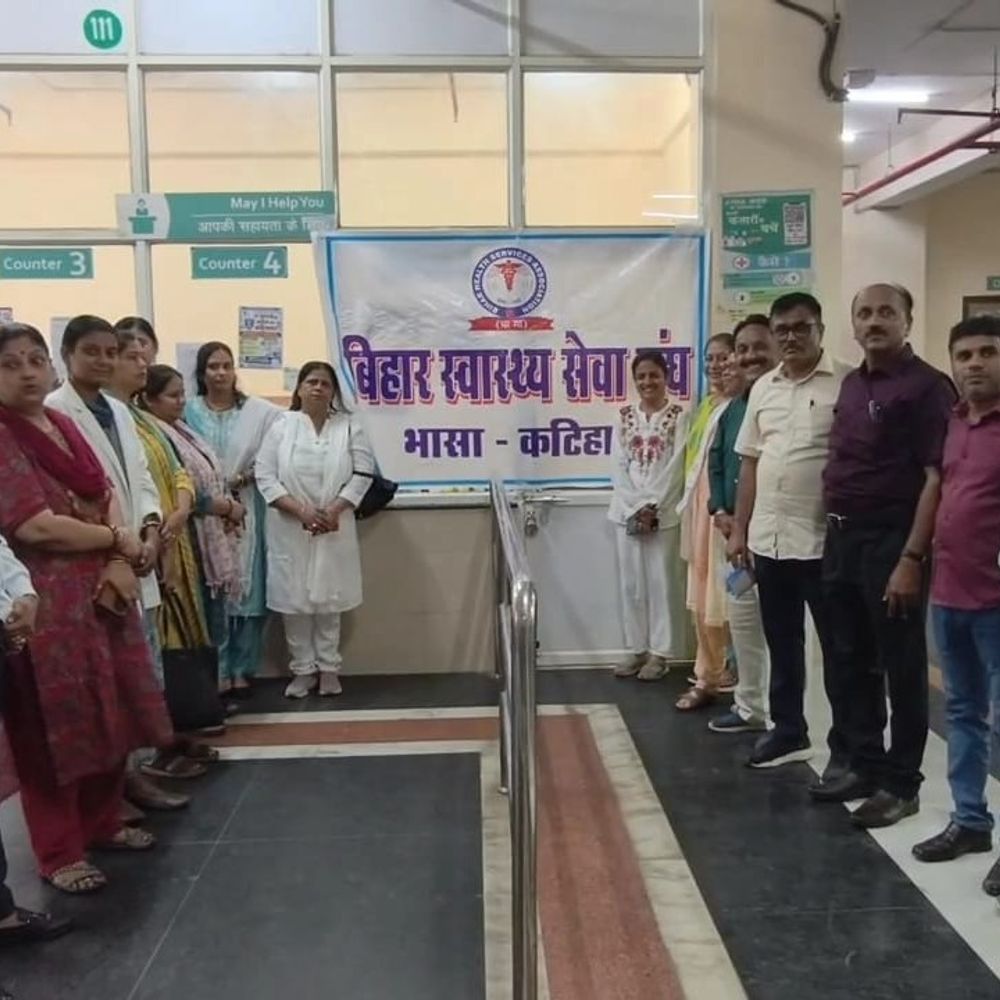 सदर अस्पताल में डॉक्टरों की अनिश्चितकालीन हड़ताल:ओपीडी वार्ड बंद, इमरजेंसी और प्रसव सेवा जारी; 5 सूत्री मांगों को लेकर प्रदर्शन