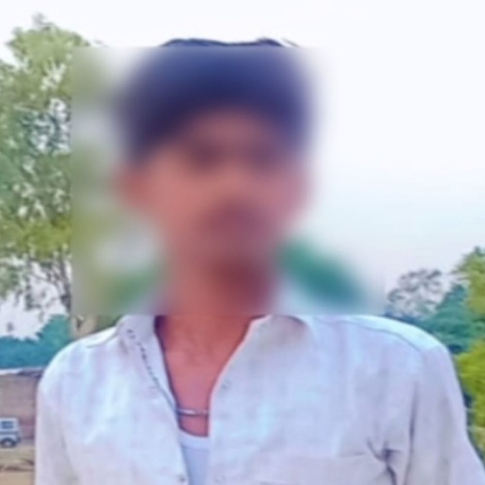धमकी से परेशान नाबालिग ने जहर खाकर जान दी:युवती ने ढाई लाख रुपए वसूले, 1 लाख और मांगे; परिजनों ने FIR के बाद किया अंतिम संस्कार