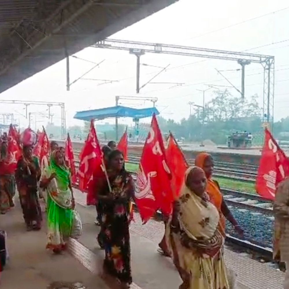 पटना में CPI का राजभवन मार्च:विभिन्न मांगों को लेकर शेखपुरा से कार्यकर्ता रवाना