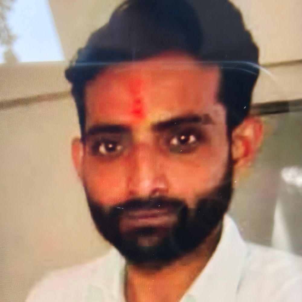 टीचर ने पत्नी को वीडियो कॉल कर लगाई फांसी:कानपुर में बीवी मायके में थी, बोला- अलविदा; पोस्टमार्टम हाउस में दोनों पक्ष आमने-सामने