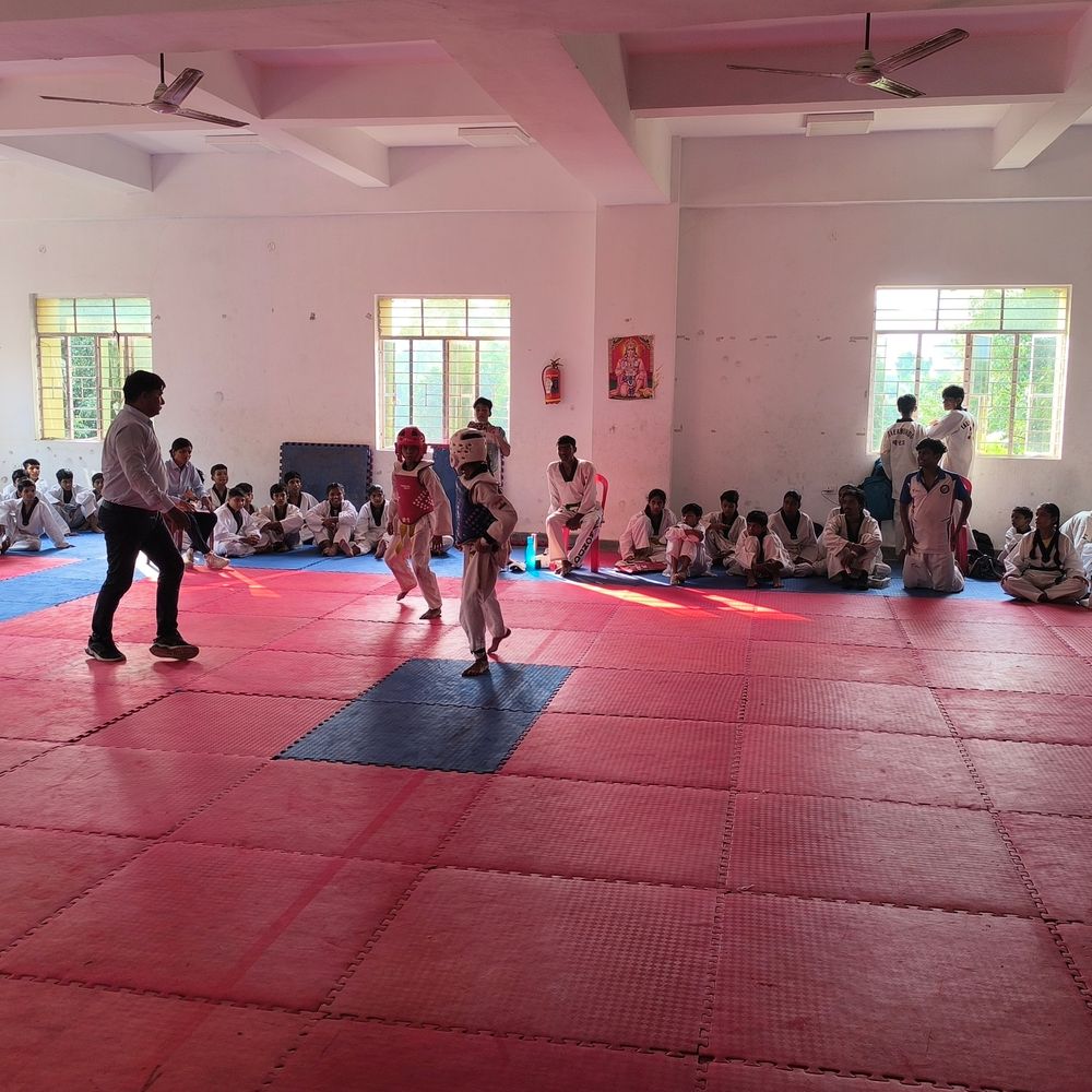 कटिहार में विद्यालय खेल प्रतियोगिता शुरू:27 से 30 सितंबर तक 20 खेलों में हजारों खिलाड़ी लेंगे हिस्सा,पहले दिन ही व्यवस्था पर उठे सवाल