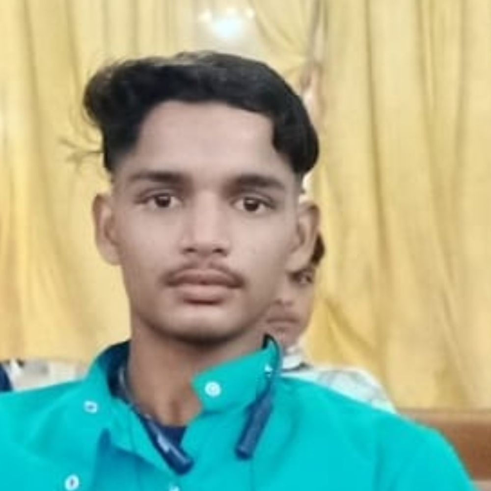 हाथरस में सड़क हादसे में किशोर की मौत:मेले से लौटते समय हुआ हादसा, एक अन्य गंभीर रूप से घायल