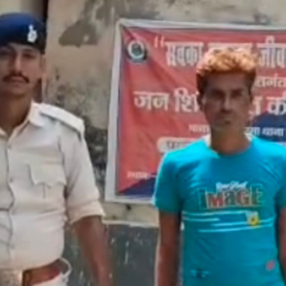 शेखपुरा में पेट्रोलिंग के समय कुख्यात शराब तस्कर गिरफ्तार:6 मामले दर्ज, कई बार जा चुका है जेल; जमानत पर छूटकर भी जारी रखा था धंधा