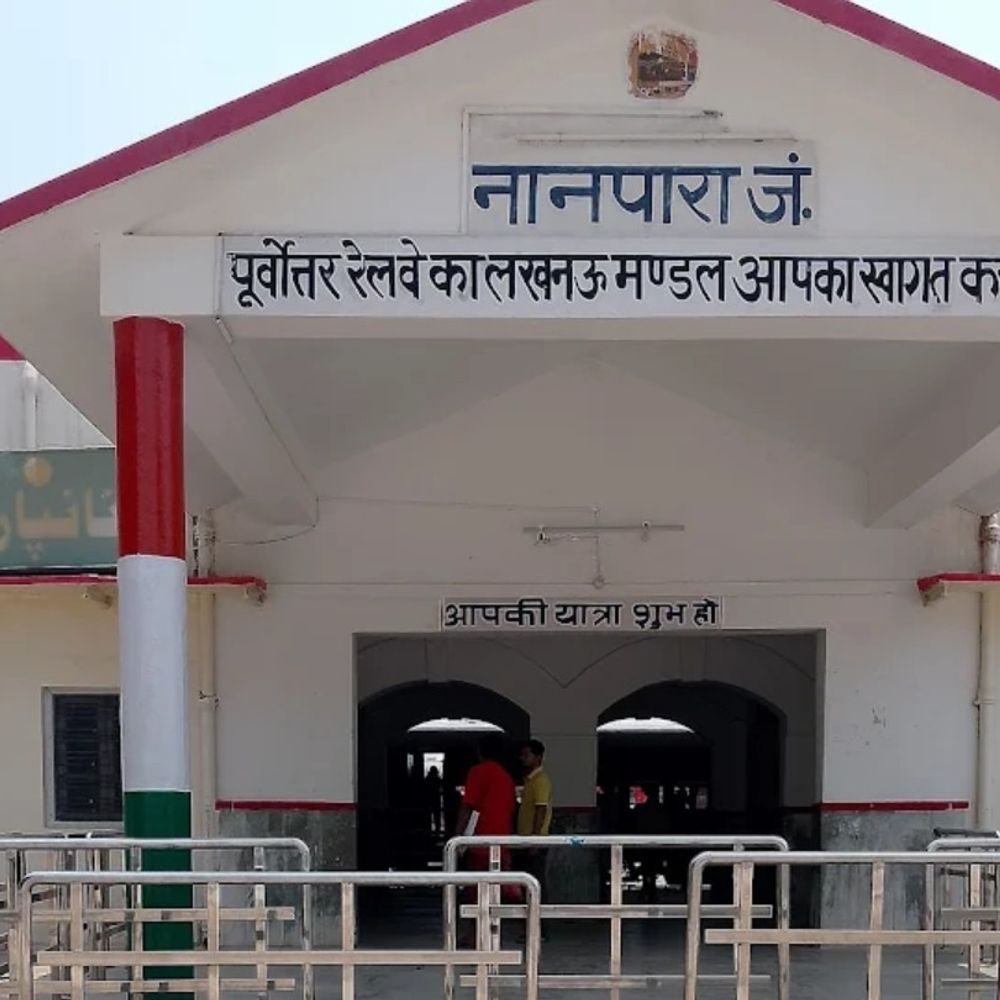 बहराइच में 6 सवारी ट्रेनें अगले आदेश तक रद्द:मैलानी-नानपारा रेलखंड पर पानी का रिसाव, सुरक्षा के कारण लिया फैसला