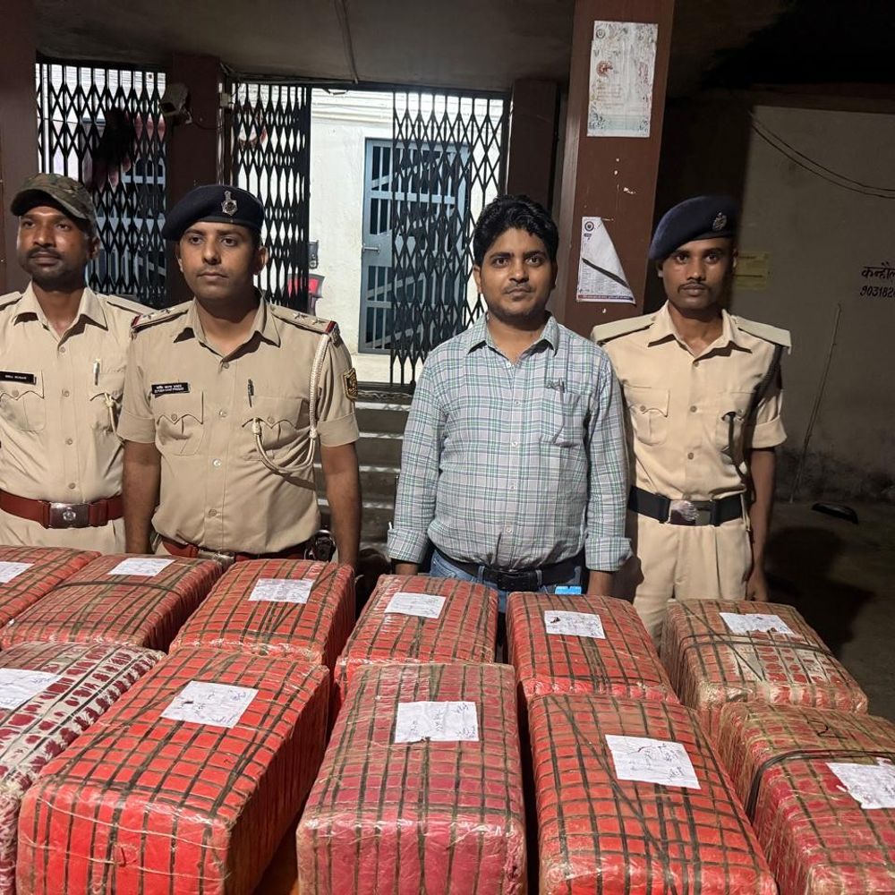 सीतामढ़ी में 139 KG गांजा बरामद:बगीचे में छिपाकर रखा था खेप, कीमत 69 लाख 60 हजार रुपए