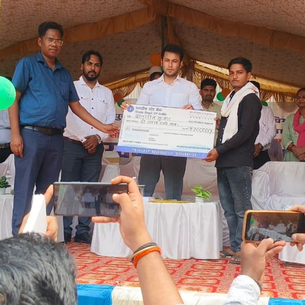 कैमूर में नियोजन मेले में 1200 युवा पहुंचे:18 कंपनियों ने लिया हिस्सा; 706 आवेदन में 306 युवाओं का चयन, 16 को मुफ्त टूल किट