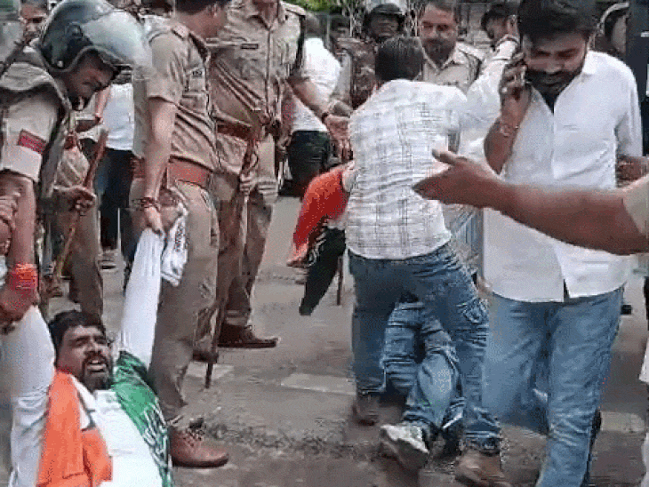 डिप्टी सीएम के बंगले में घुसे कांग्रेस कार्यकर्ता:रीवा में कल्पना मिश्रा मौत मामले में FIR की मांग; पुलिस ने खदेड़ा-बहस