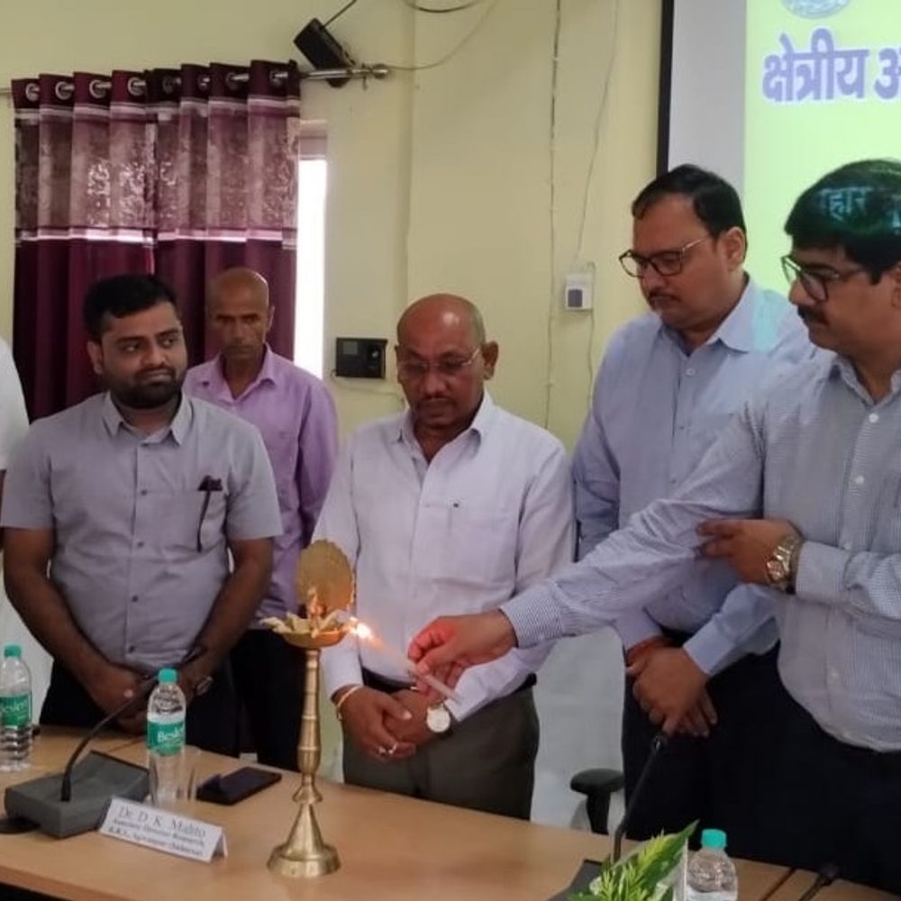 UP किसानों को सहरसा में सिखाई मखाना की वैज्ञानिक खेती:बुआई से कटाई, बीमारी प्रबंधन से निर्यात तक की दी जानकारी; अयोध्या, बहराइच, कुशीनगर से कृषि अधिकारी पहुंचे