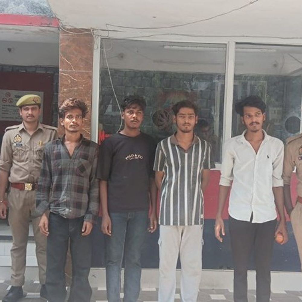 पनकी में युवक का मोबाइल चोरी कर,खाते से रूपये उड़ाए:सो रहे युवक का मोबाइल चुराकर की ठगी, सर्विलांस से 4 शातिर पकड़े गए